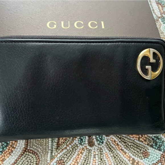 Gucci vintage combo. Crossbody canvas bag and vintage 1973 travel wallet. - Picture 11 of 14